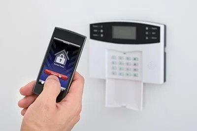 10 Dicas de Segurança Eletrônica Essenciais para Proteger seu Comércio
